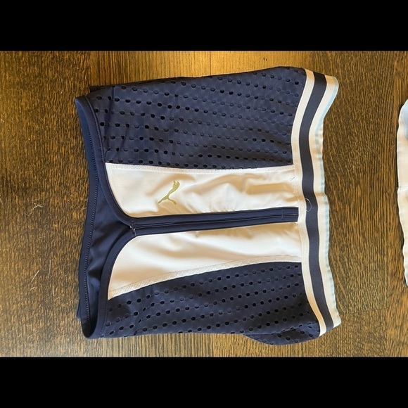 Amazing Puma outfit, shorts and taser back matching top - Picture 2 of 4